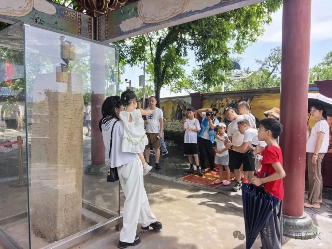 边海游持续升温！东兴旅游市场人气旺